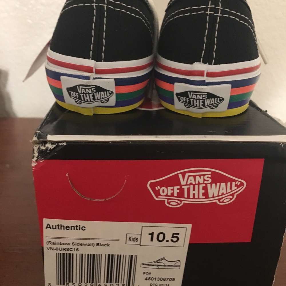 Kids vans rainbow sidewall RARE! Size 10.5